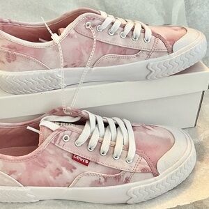 Levi's Women's Pink Patterned Sneakers Brand New